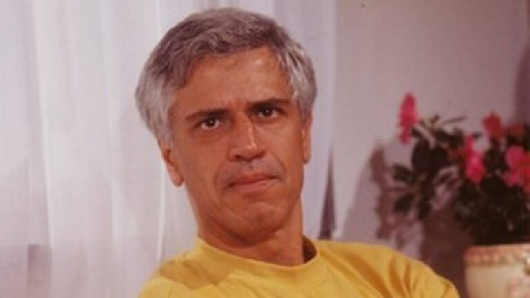 Aos 78 anos, ator de Top Model quebra jejum de 11 anos longe dos palcos e volta ao teatro em SP