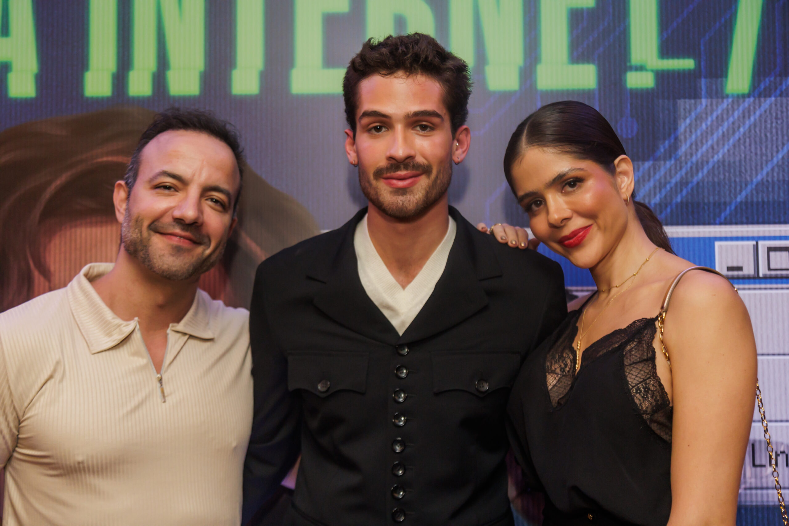 João Guilherme com a mãe e o padrasto — Foto: Patrícia Devoraes/Brazil News