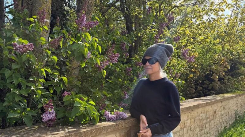 Aos 58 anos, atriz com fortuna de R$ 100 milhões vive em meio à natureza no Canadá após crise