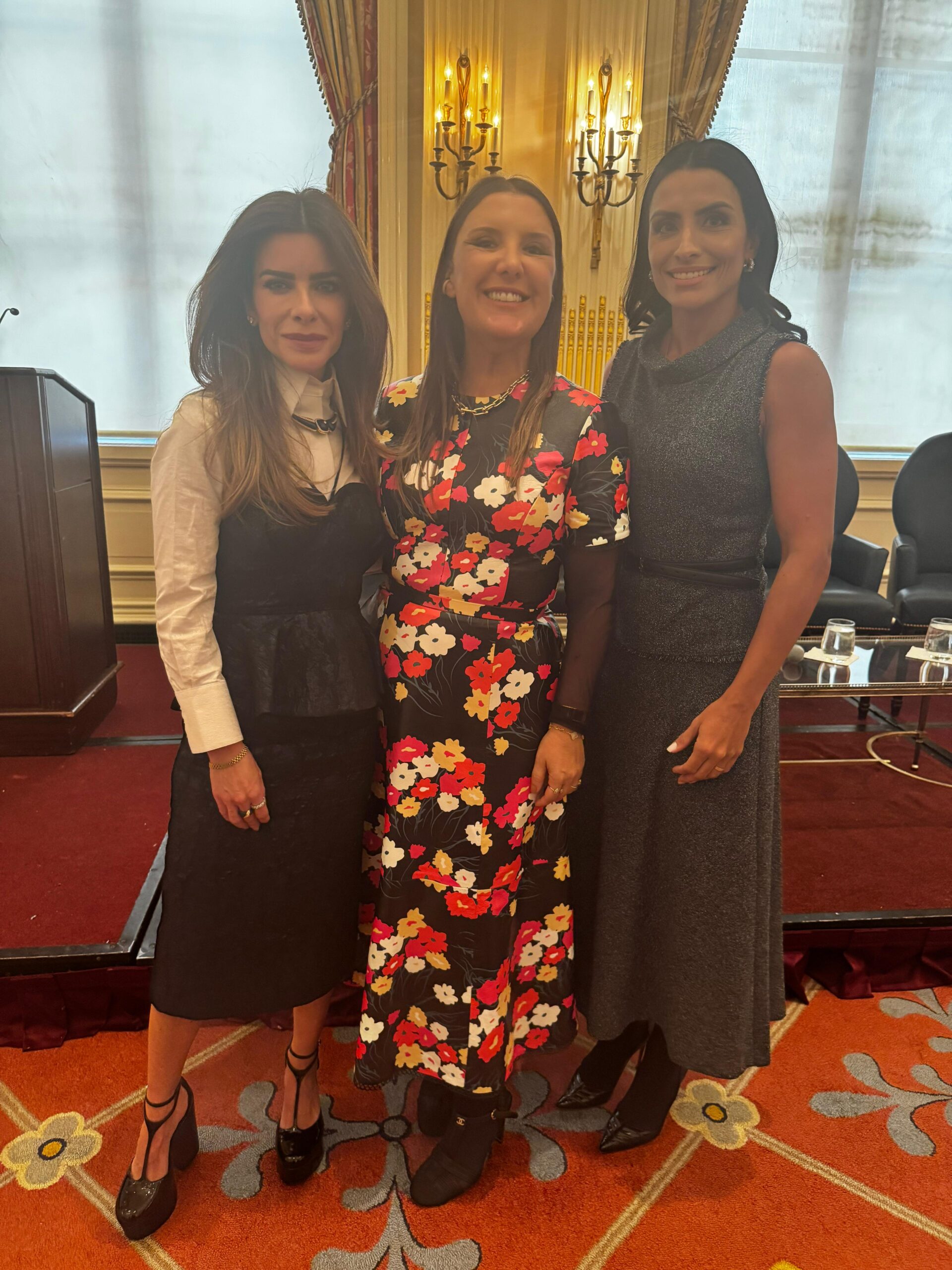 Patricia Cardim, CEO da Belas Artes, Daniella Marques e Carolina Ragazzi, sócias-fundadoras do grupo praELAS - Foto: Divulgação