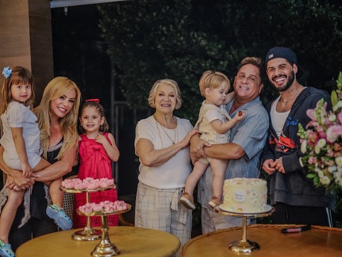 Mãe de Poliana Rocha celebra aniversário - Foto: Reprodução / Instagram