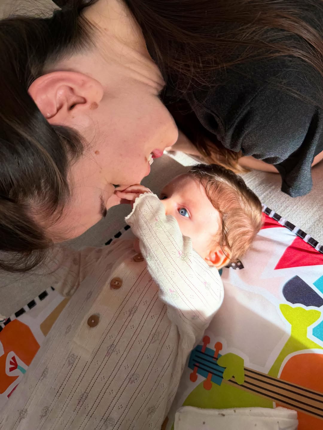 Clara, filha de Camila Queiroz e Klebber Toledo - Foto: Reprodução / Instagram