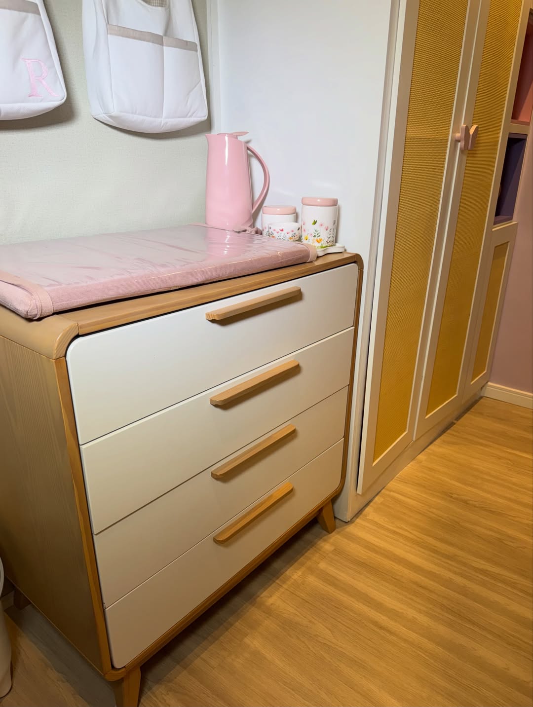 Quarto da filha de Renata Silveira— Foto: Instagram @renatasilveirag