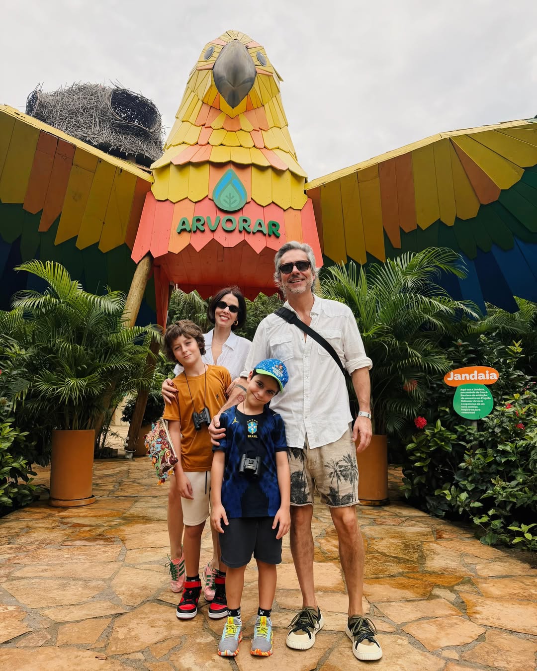 Alexandre Nero com os filhos e a esposa – Foto: Reprodução / Instagram 