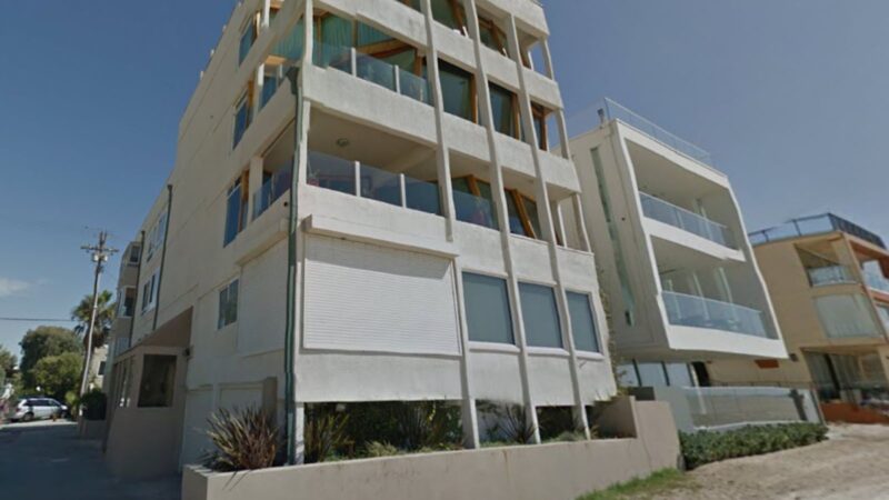 Com fortuna de R$ 590 milhões, cantora de 78 anos viveu em apartamento à beira-mar de 185 m²