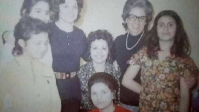 Aos 62 anos, cantora famosa que marcou o Brasil nos anos 1980 é irmã de ícone da música