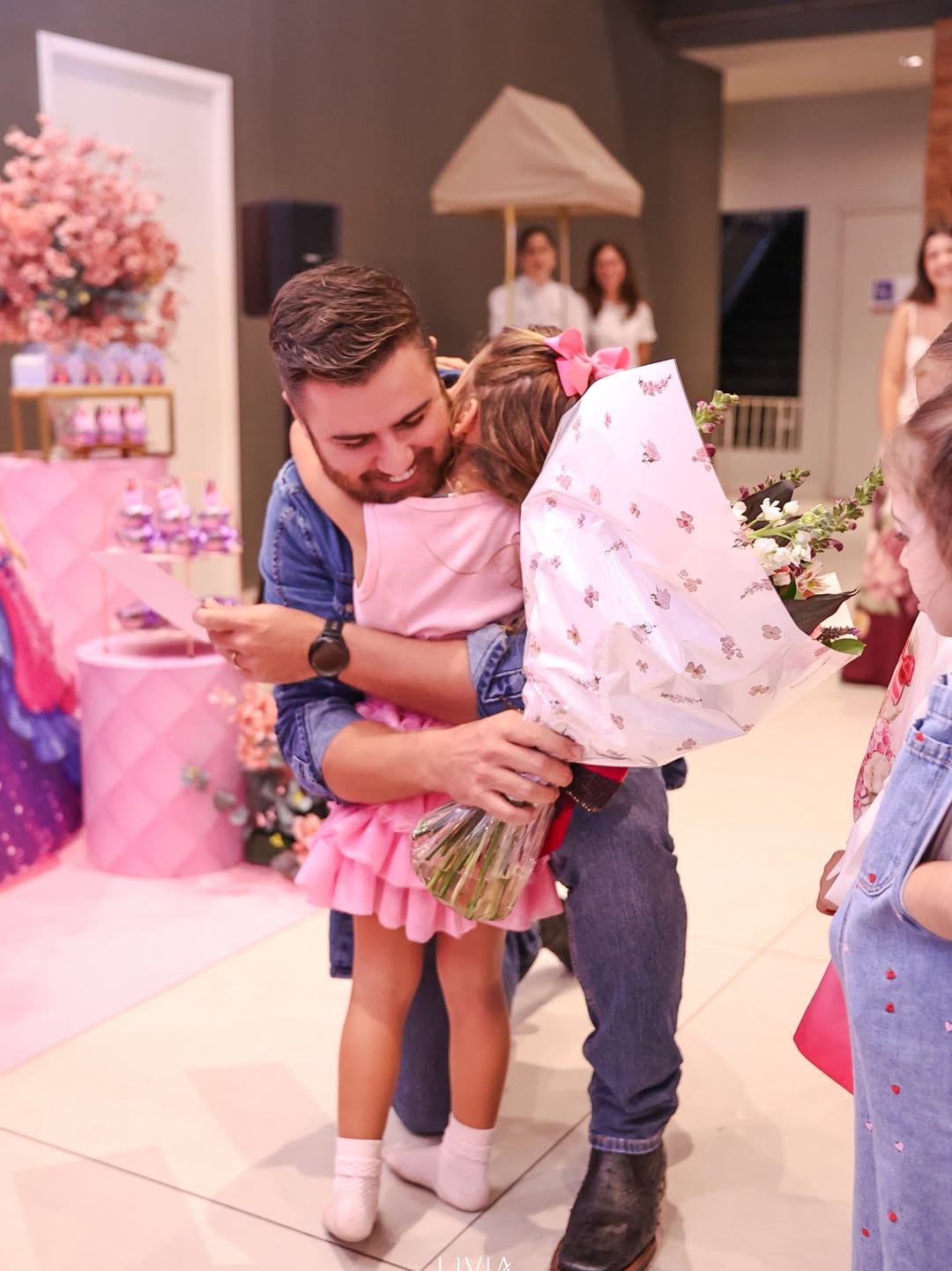 Zé Neto e filha - Foto: Livia Cardoso