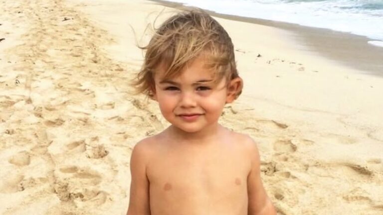 Cresceu! Bebê da foto já tem 14 anos, é filho de artista milionária e está a cara da mãe