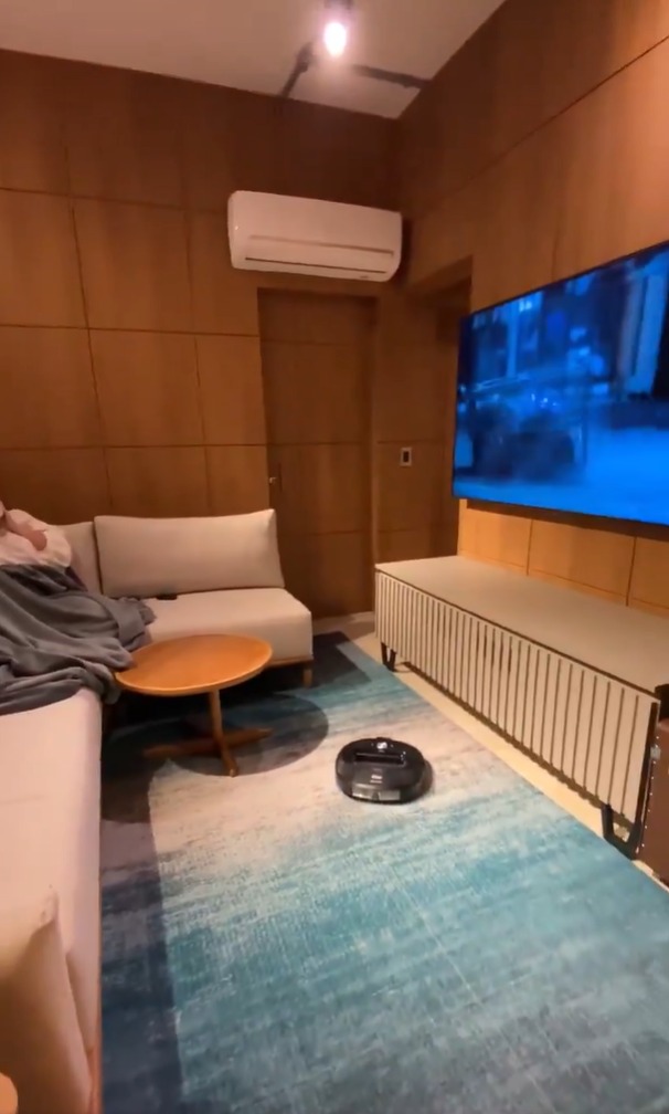 Cozinha do apartamento em que Ana Paula Renault mora - Foto: Reprodução / Instagram @anapaularenault 
