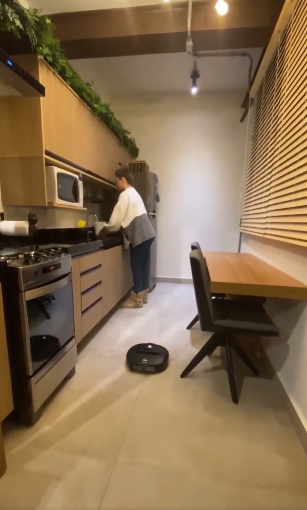 Cozinha do apartamento em que Ana Paula Renault mora - Foto: Reprodução / Instagram @anapaularenault 