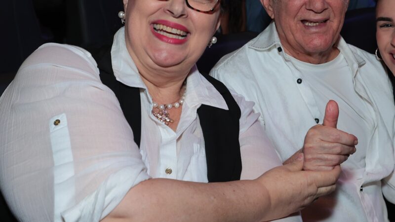 Aos 91 anos, ator da Globo faz aparição pública com a filha e a esposa 33 anos mais nova