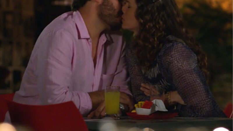 Lúcio (Thiago Lacerda) e Laura (Vanessa Lóes) em A Vida da Gente (Reprodução/TV Globo)
