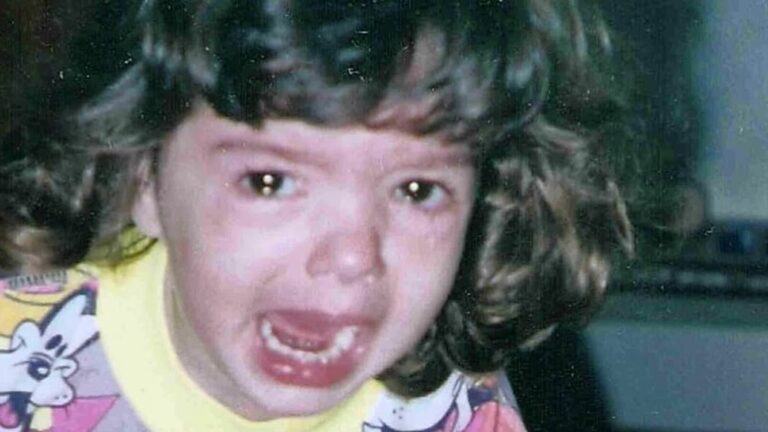 Quem é? A criança da foto hoje faz 33 anos, é atriz da Globo e casada com famoso