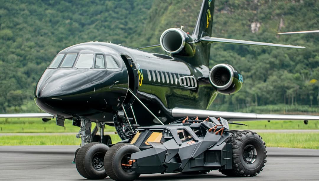 Neymar Jr é dono de um avião, helicóptero e uma réplica do Batmóvel - Foto: Reprodução / Instagram @neymarjr