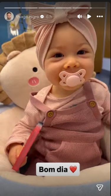 Filha de Thiago Nigro e Maíra Cardi encanta em novas fotos – Foto: @thiago.nigro