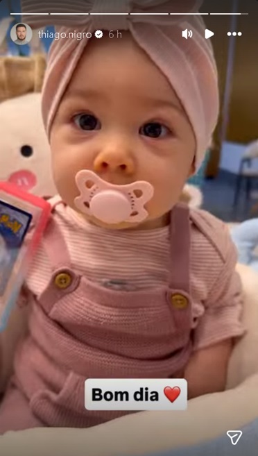 Filha de Thiago Nigro e Maíra Cardi encanta em novas fotos – Foto: @thiago.nigro