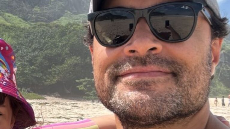 Aos 5 anos, filha de Carlo Porto encanta em passeio na praia