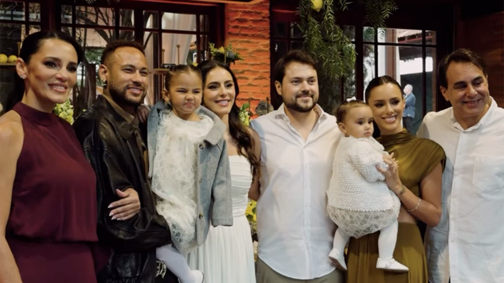A família de Neymar Jr no casamento de Bianca Biancardi e Bruno - Foto: Reprodução / Instagram
