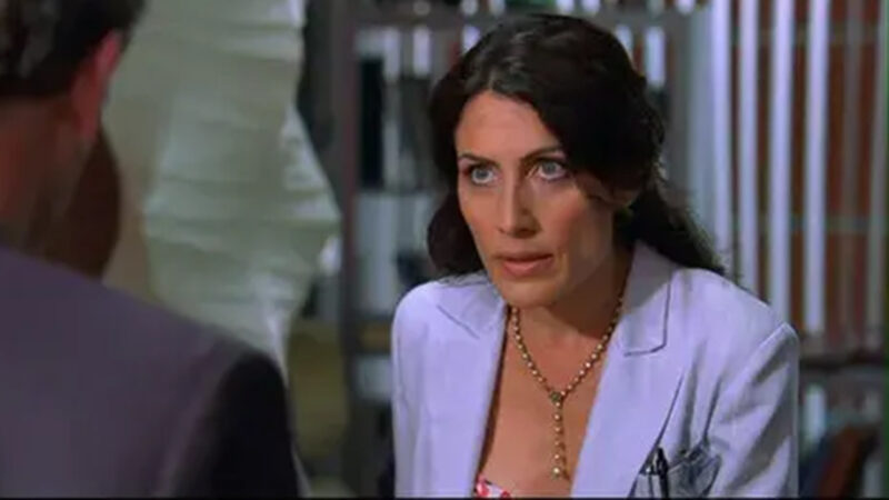 Com fortuna de R$ 20 milhões, atriz da série Dr. House surge quase irreconhecível aos 60 anos