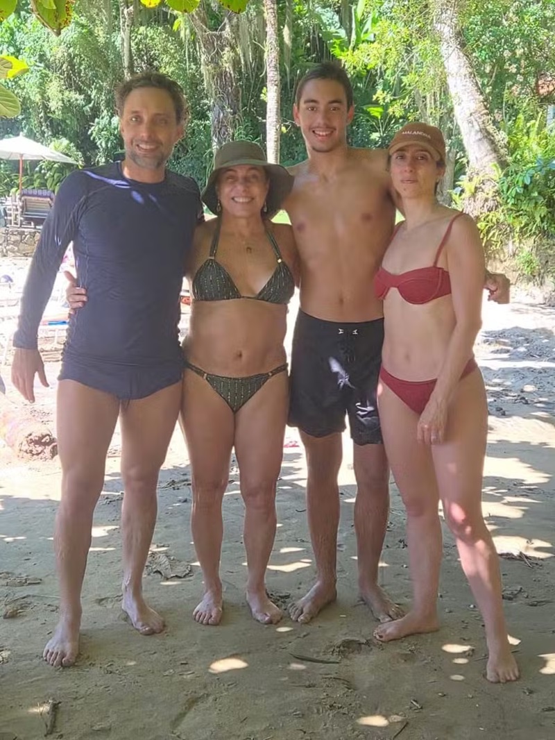 Cissa Guimarães com a família - Foto: Instagram