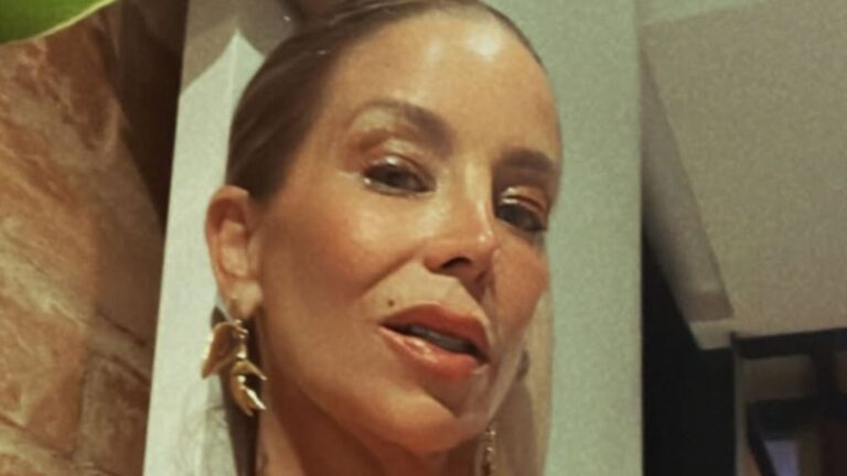 Danielle Winits impressiona ao postar foto rara da mãe em data especial: ‘Minha vida’
