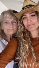 Paris Jackson e Debbie Rowe - Foto: Reprodução / Instagram