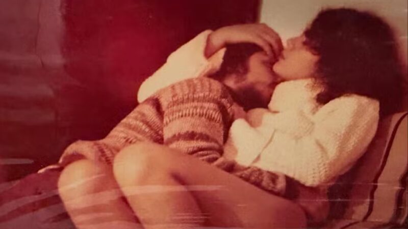 Esposa de ator da Globo exibe lembranças do namorado que morreu quando ela tinha 18 anos: ‘Guardo tudo’