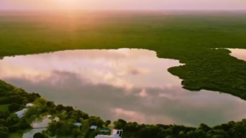 Dupla sertaneja é dona de lago particular para pesca dentro de fazenda milionária