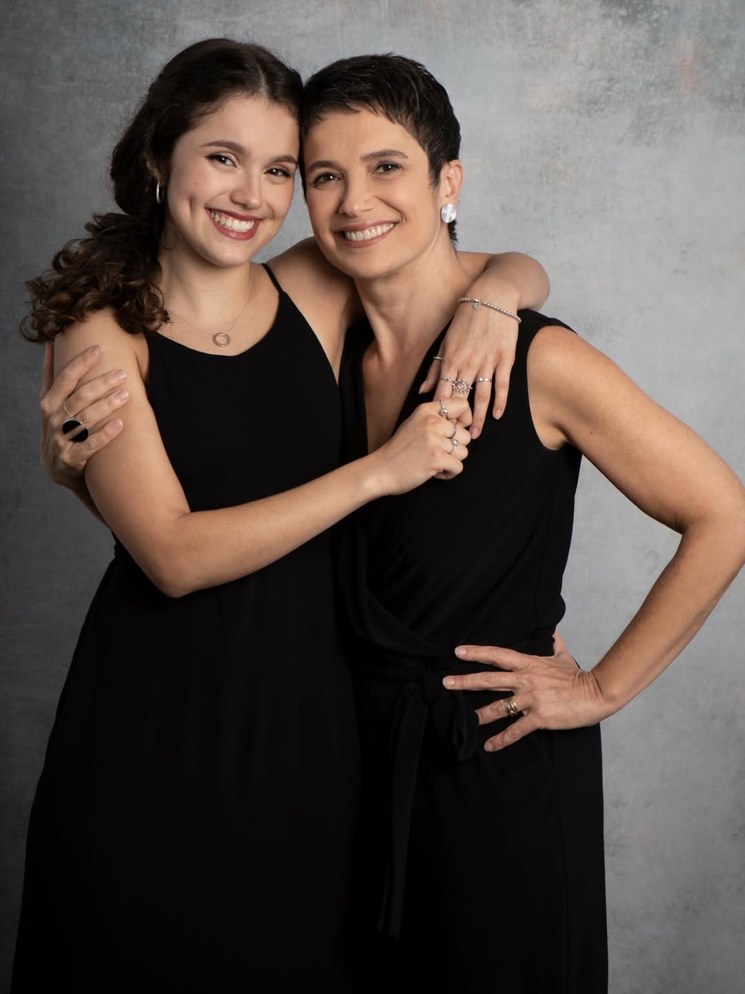 Sandra Annenberg com a filha, Elisa - Foto: Reprodução / Instagram @sandra.annenberg.real @fernandasafotografia 