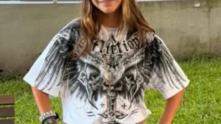 Aos 10 anos, filha de atriz famosa se veste como personagem da mãe e choca: ‘Idêntica’