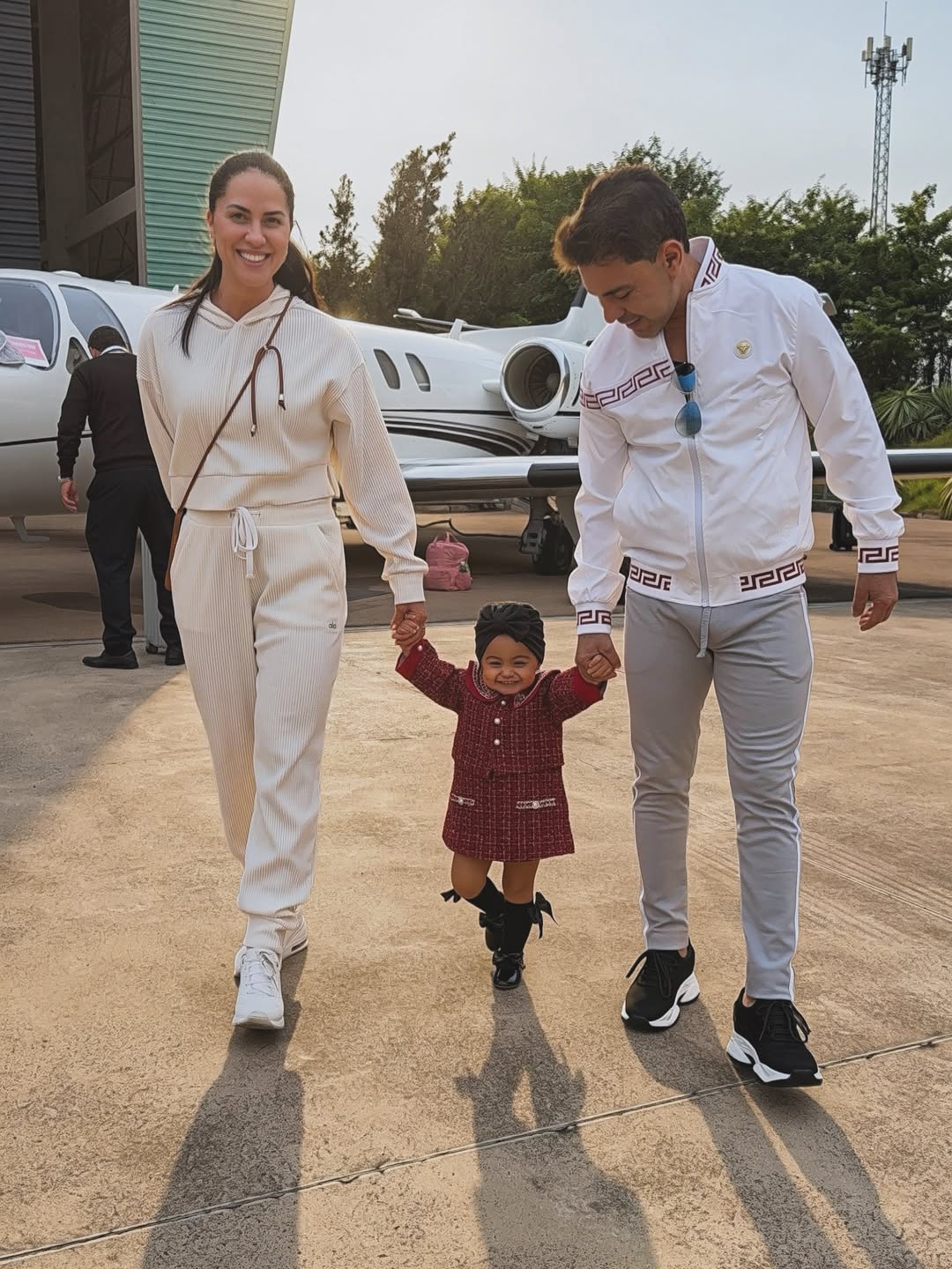 Zezé Di Camargo e Graciele Lacerda são pais de Clara - Foto: Reprodução / Instagram @zezedicamargo