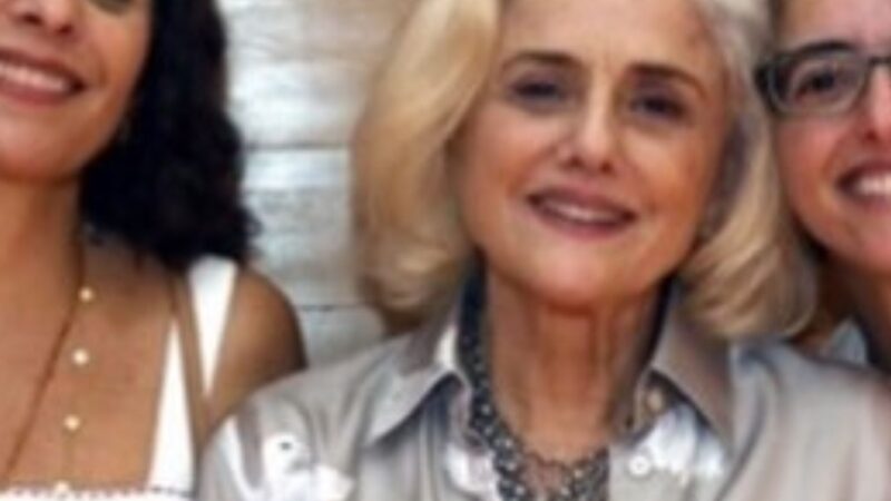 Marieta Severo com as filhas - Foto: Reprodução / Instagram @silviabuarque