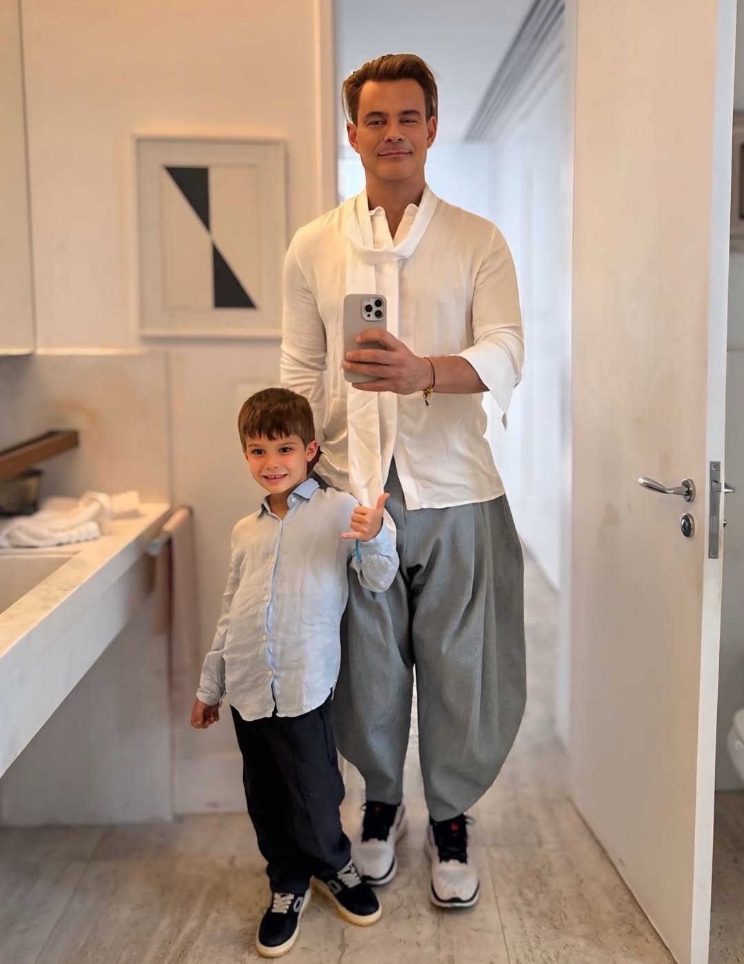 Carmo Dalla Vecchia com o filho, Pedro - Foto: Reprodução / Instagram @carmodallavecchia