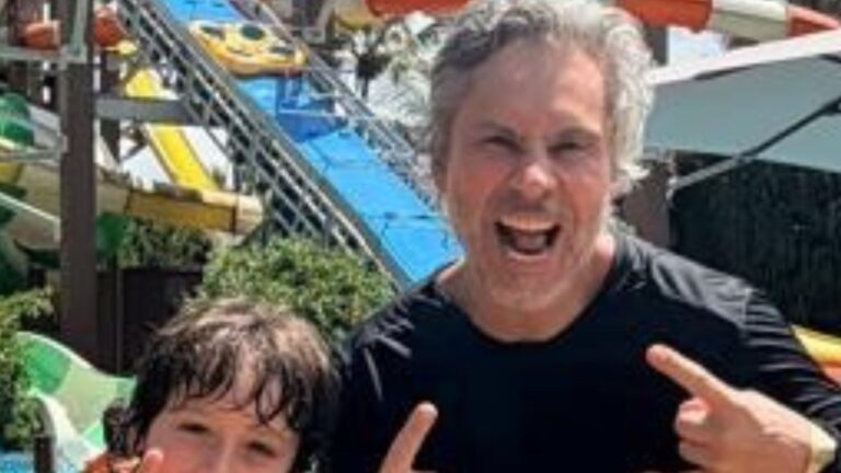Filhos de Alexandre Nero surgem enormes em fotos de viagem com os pais: ‘Família linda’