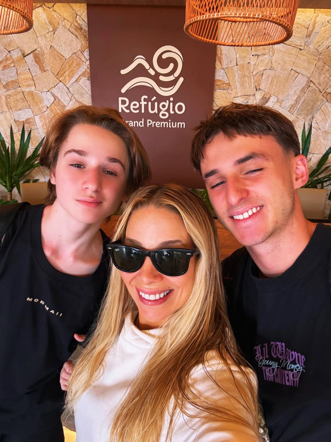 Danielle Winits com os filhos, Guy e Noah - Foto: Reprodução / Instagram @lawinits 