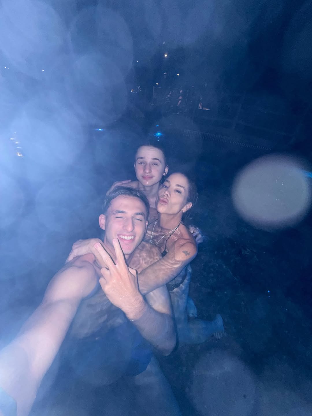 Danielle Winits com os filhos, Guy e Noah - Foto: Reprodução / Instagram @lawinits 