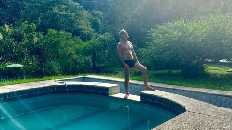Aos 59 anos, ator vive em mansão milionária cercada pela natureza e ainda é lembrado por vilão inesquecível da TV