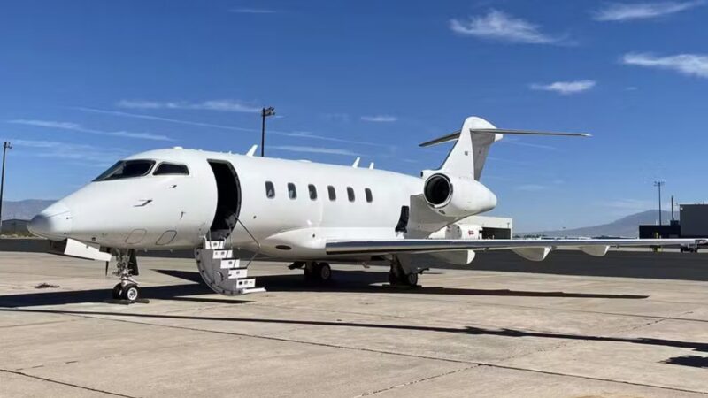 Dono de jatinho de R$ 70 milhões, apresentador de TV gasta até R$ 10 milhões por ano para manter aeronave