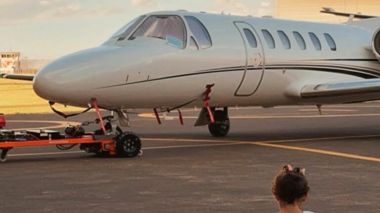 Milionário, sertanejo de origem humilde tem jatinho de R$ 40 milhões para viajar com sua família