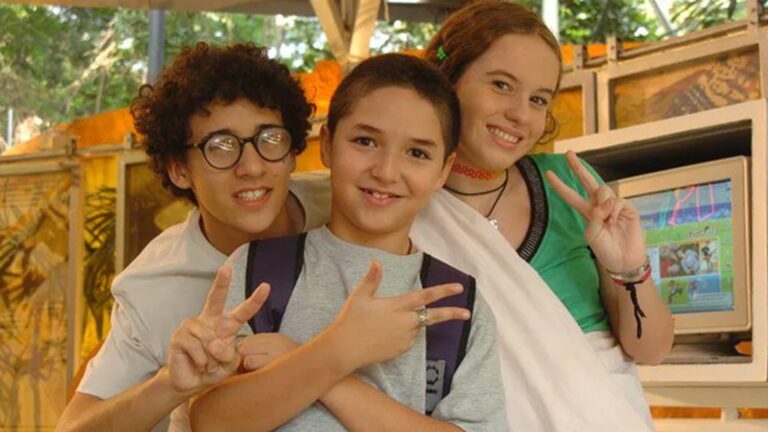 Aos 29 anos, ex-ator mirim da Globo confessa sobre romance com cantora: ‘Me impressionei…’