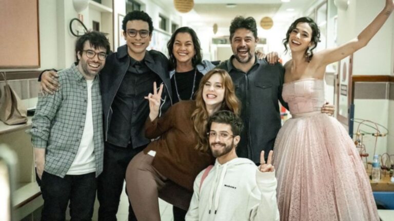 Ator de 24 anos expõe acordo feito com atrizes antes de gravar cenas íntimas: ‘Todo mundo é adulto’