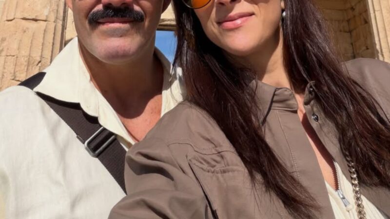 Pai de 6, ator da Globo aproveita viagem a sós com a esposa na Grécia: ‘Lugar lindo’