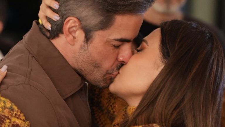 Marido de Simone Mendes posta fotos românticas com a cantora e surpreende com mensagem
