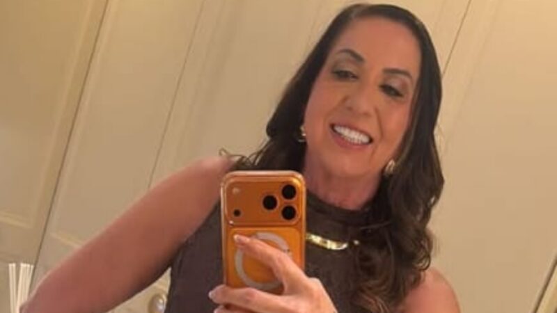 Mãe de Virginia Fonseca chama atenção com look elegante na festa de aniversário da neta