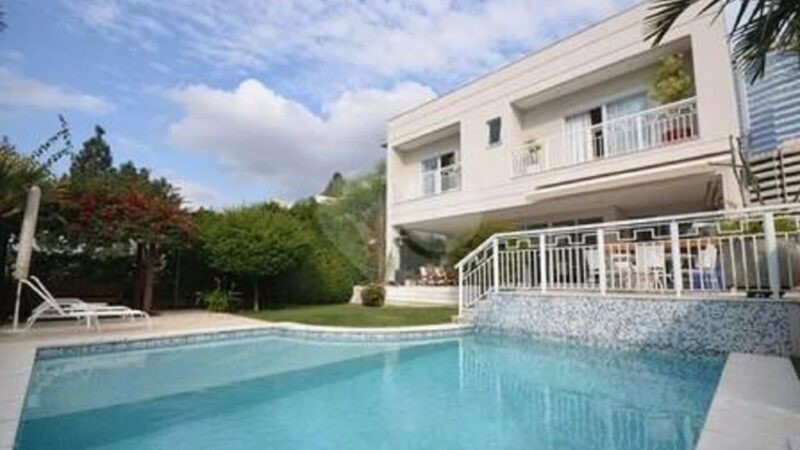 Como é a mansão de Luísa Sonza? Cantora vive em casa de R$ 4 milhões com sauna e piscina