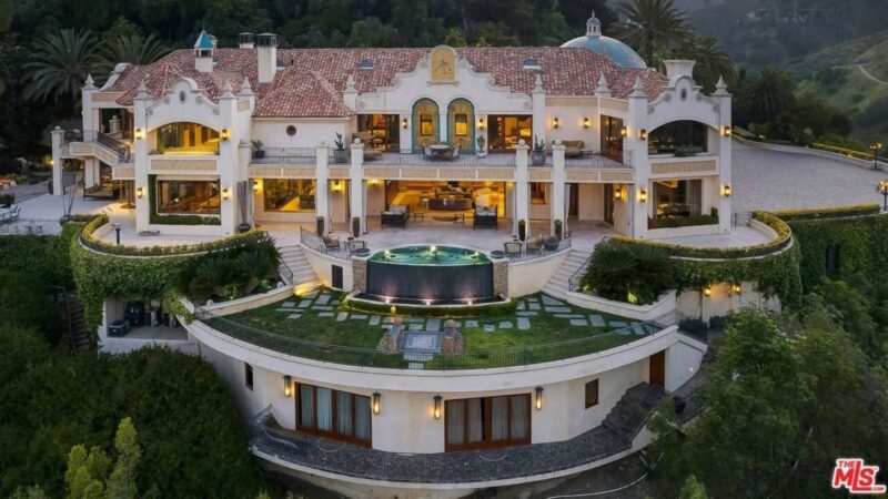 Aos 37 anos, astro latino colocou mansão milionária à venda após viver em refúgio luxuoso na Flórida