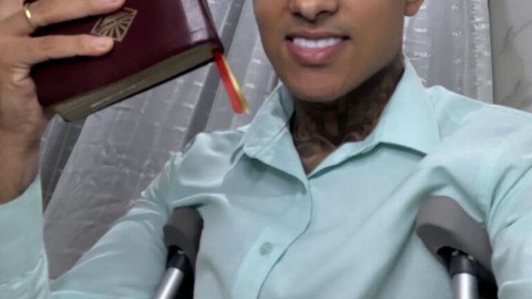 Aos 24 anos, cantor famoso anuncia fim de carreira no funk após conversão religiosa