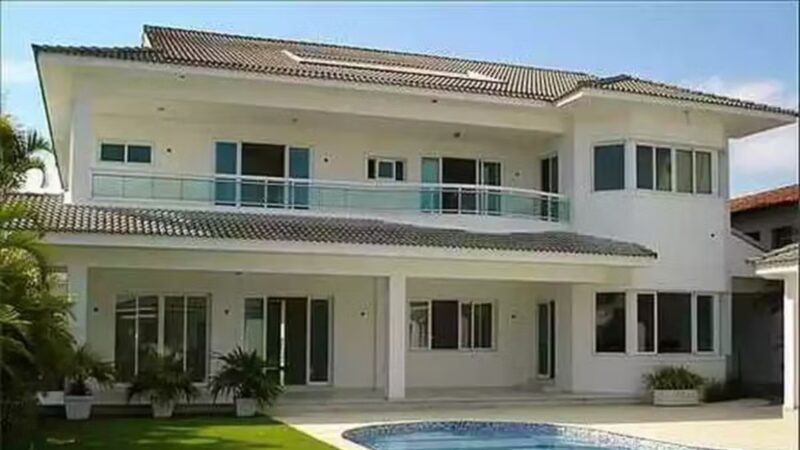 Cantor vive em mansão de R$ 15 milhões que já pertenceu a atriz e tem adega de luxo