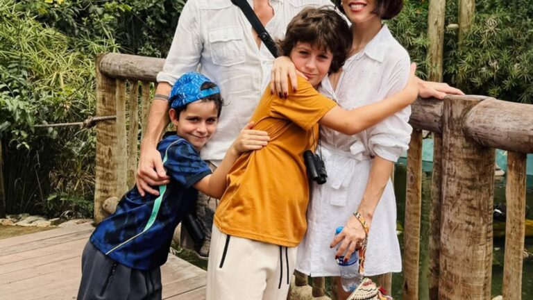 Aos 56 anos, galã da Globo vive casamento discreto com figurinista há uma década e é pai de dois filhos