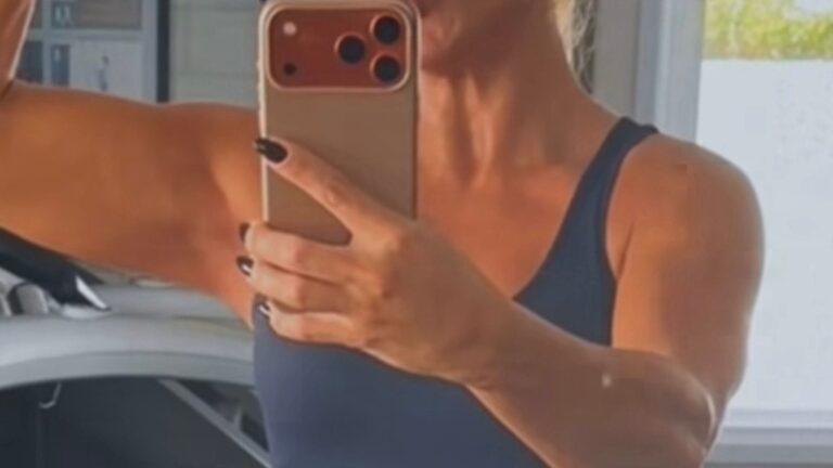 Avó de três, esposa de sertanejo impressiona ao exibir seu físico atual
